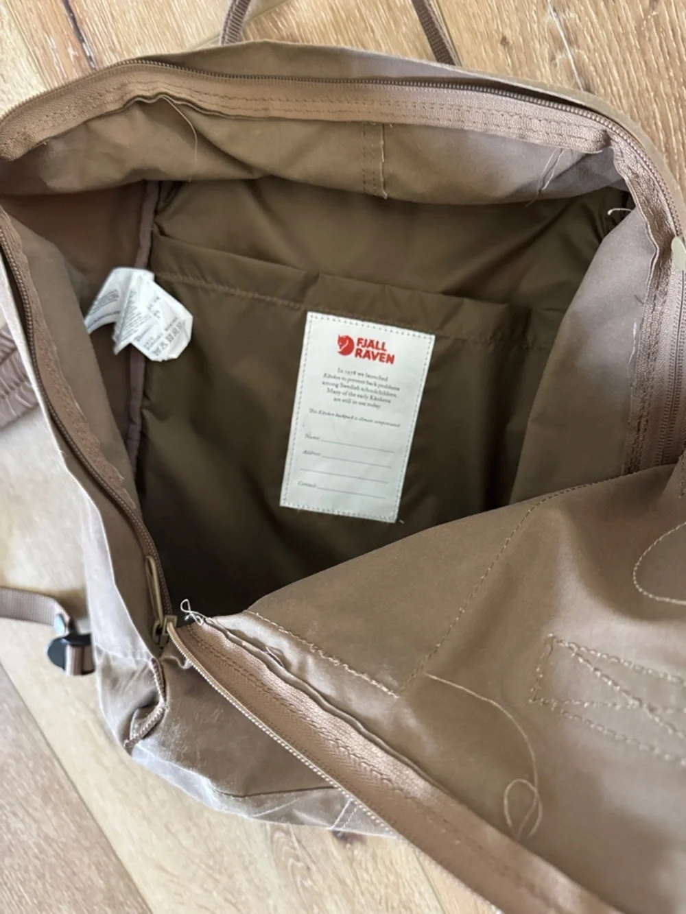 Fjallraven Kanken | Backpack in Brown with Red Logo